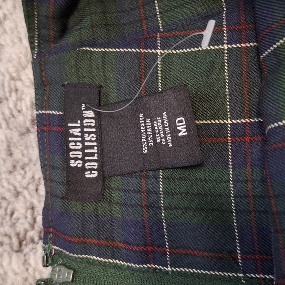 Hot Topic Social Collision pleated skirt NWOT size medium - Picture 3 of 5